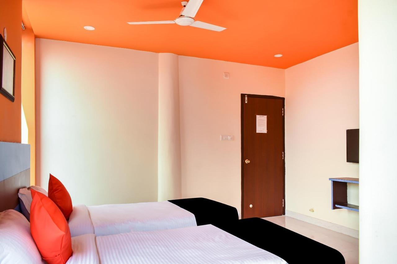 Capital O 67249 Hotel Planet Бхубанешвара Экстерьер фото